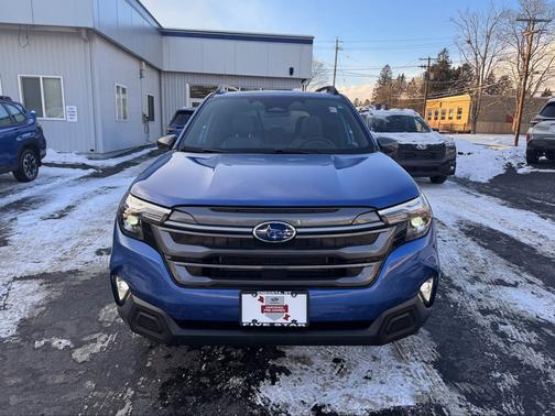 2025 Subaru Forester Hybrid Premium Hybrid