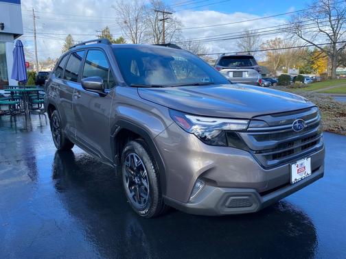 2025 Subaru Forester Premium