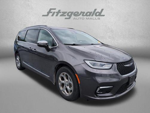 Granite Crystal Metallic Clearcoat 2023 Chrysler Pacifica Limited