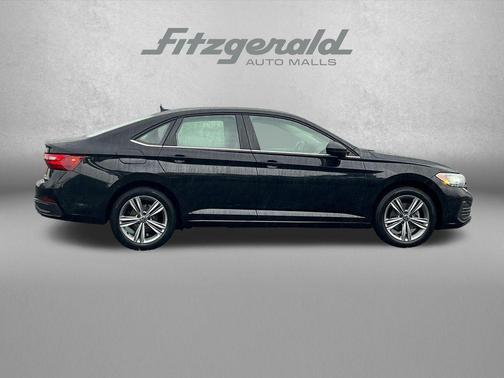 Deep Black Pearl 2024 Volkswagen Jetta 1.5T SE