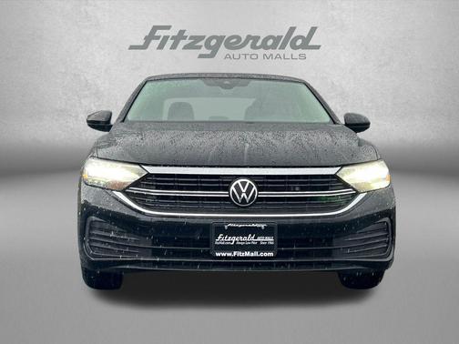 Deep Black Pearl 2024 Volkswagen Jetta 1.5T SE