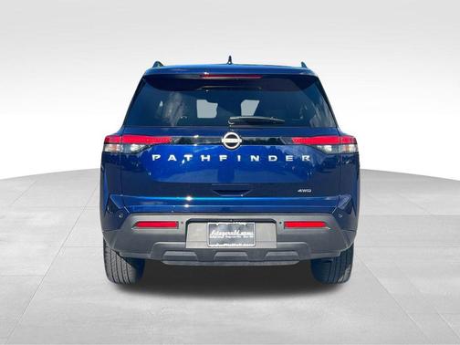 2025 Nissan Pathfinder SV 4WD