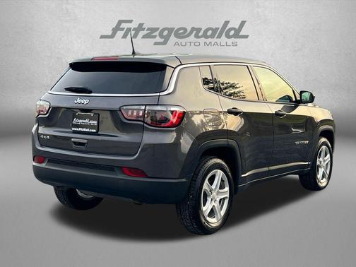 Granite Crystal Metallic Clearcoat 2023 Jeep Compass Sport