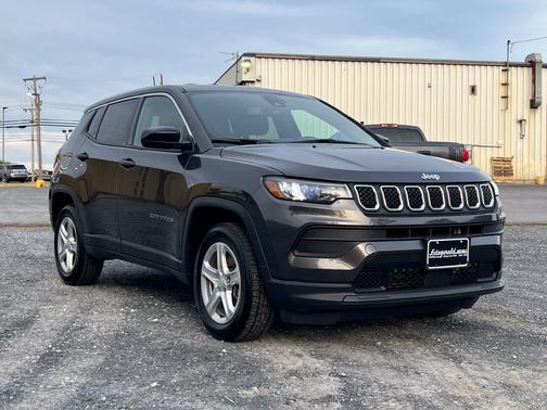 Granite Crystal Metallic Clearcoat 2023 Jeep Compass Sport