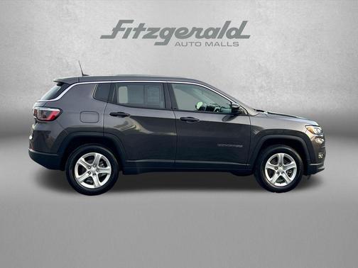 Granite Crystal Metallic Clearcoat 2023 Jeep Compass Sport