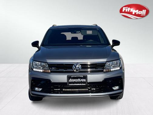 Photo 5 of 36 of 2021 Volkswagen Tiguan 2.0T SE R-Line Black