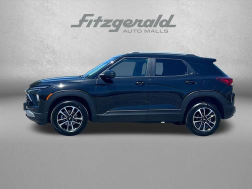Mosaic Black Metallic 2025 Chevrolet Trailblazer LT