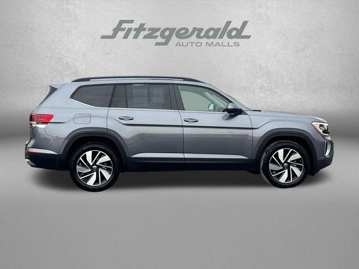 Platinum Gray Metallic 2024 Volkswagen Atlas 2.0T SE w/Technology