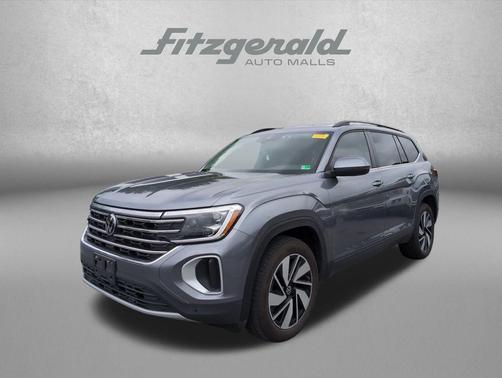 Platinum Gray Metallic 2024 Volkswagen Atlas 2.0T SE w/Technology
