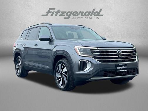 Platinum Gray Metallic 2024 Volkswagen Atlas 2.0T SE w/Technology