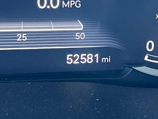 Alta White 2023 Genesis GV70 2.5T AWD