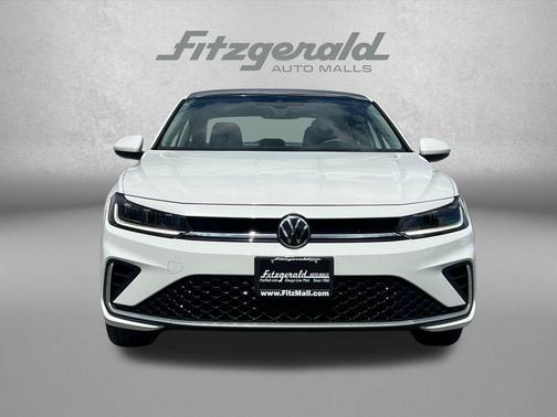 Opal White Pearl 2025 Volkswagen Jetta 1.5T SE