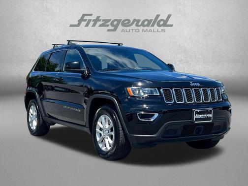 Diamond Black Crystal Pearlcoat 2021 Jeep Grand Cherokee Laredo