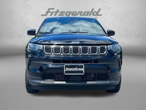 Diamond Black Crystal Pearlcoat 2023 Jeep Compass Sport