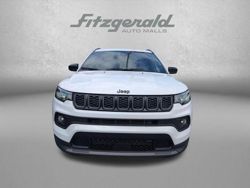 Bright White Clearcoat 2025 Jeep Compass Latitude