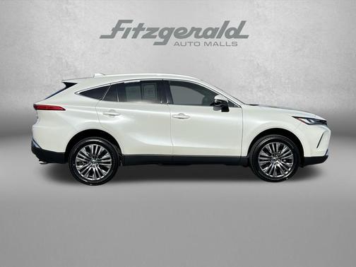 2022 Toyota Venza XLE