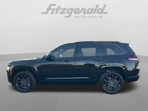 Diamond Black Crystal Pearlcoat 2026 Jeep Grand Cherokee Limited