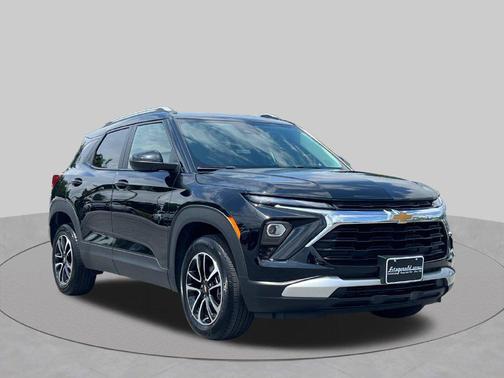 Mosaic Black Metallic 2025 Chevrolet Trailblazer LT