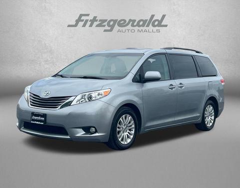 Silver Sky Metallic 2014 Toyota Sienna XLE