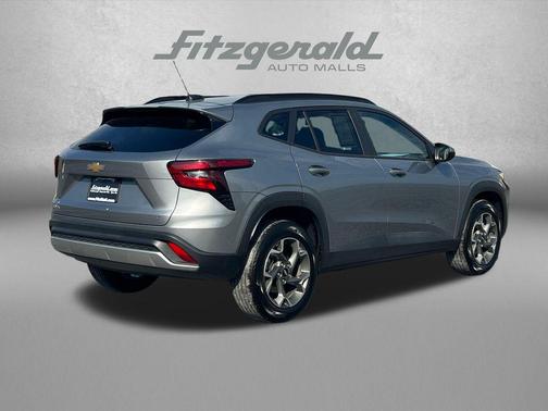 Sterling Gray Metallic 2025 Chevrolet Trax LT