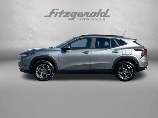 Sterling Gray Metallic 2025 Chevrolet Trax LT