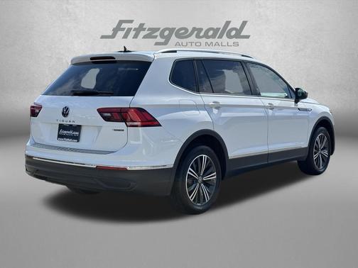 Pure White 2024 Volkswagen Tiguan 2.0T Wolfsburg Edition