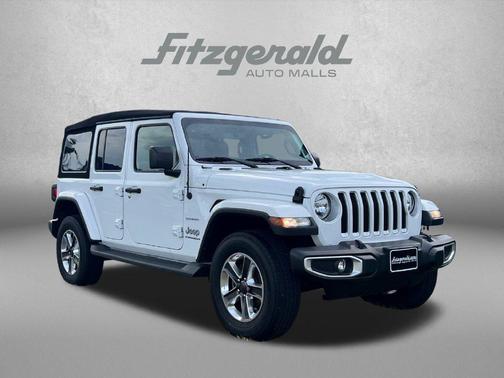 Bright White Clearcoat 2023 Jeep Wrangler 4-Door Sahara 4x4