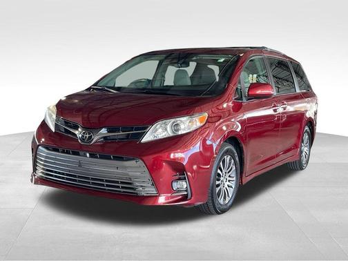 2019 Toyota Sienna XLE