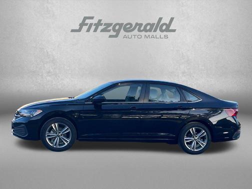 Deep Black Pearl 2024 Volkswagen Jetta 1.5T SE