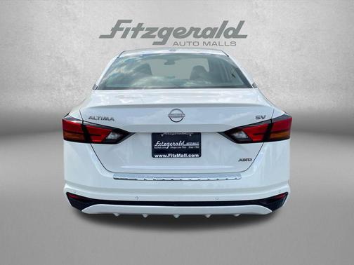 Pearl White Tricoat 2023 Nissan Altima 2.5 SV