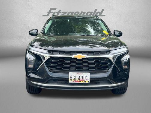 Mosaic Black Metallic 2025 Chevrolet Trax LT