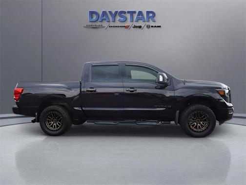 2021 Nissan Titan SV