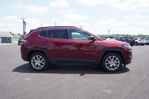 2022 Jeep Compass Latitude Lux