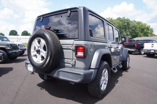 2022 Jeep Wrangler Unlimited Sport