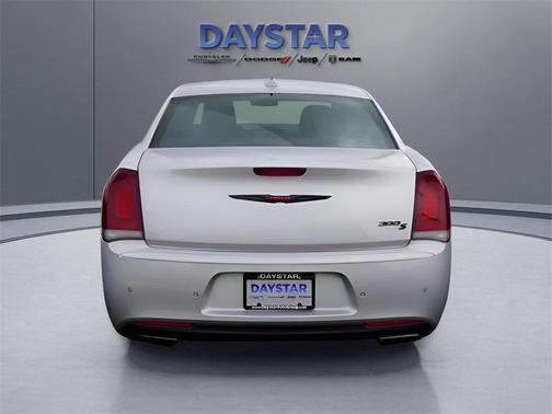2022 Chrysler 300 S