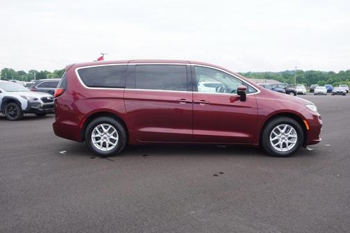 2023 Chrysler Pacifica Touring-L
