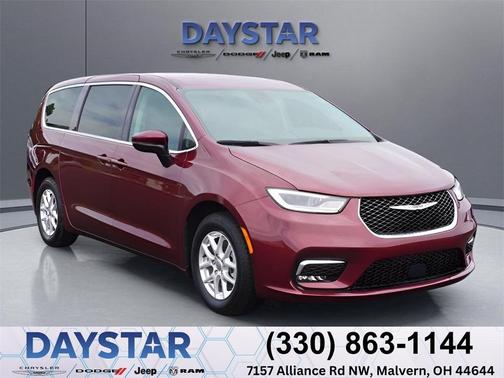 2023 Chrysler Pacifica Touring-L