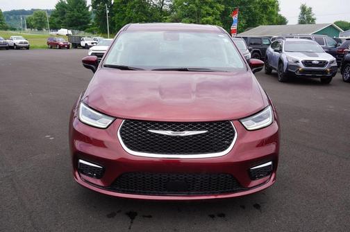 2023 Chrysler Pacifica Touring-L