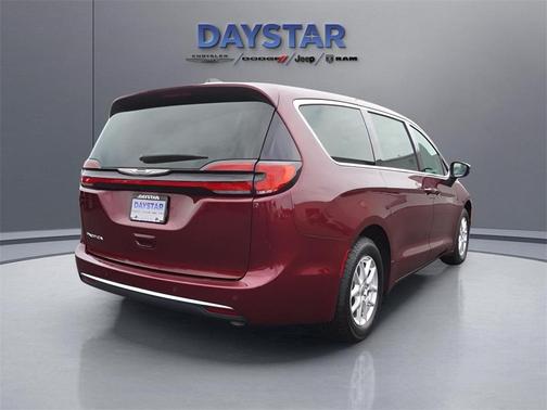 2023 Chrysler Pacifica Touring-L