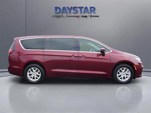 2023 Chrysler Pacifica Touring-L