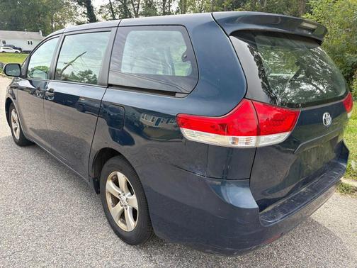 2011 Toyota Sienna Base