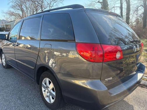 2009 Toyota Sienna LE