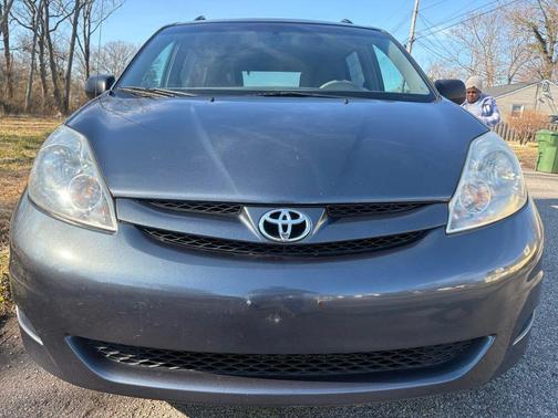 2009 Toyota Sienna LE