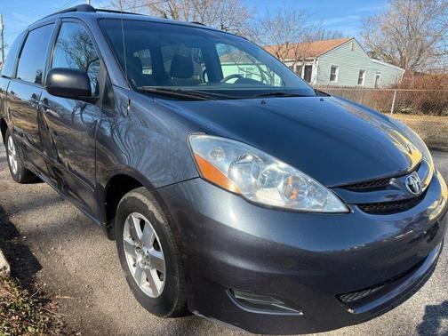 2009 Toyota Sienna LE