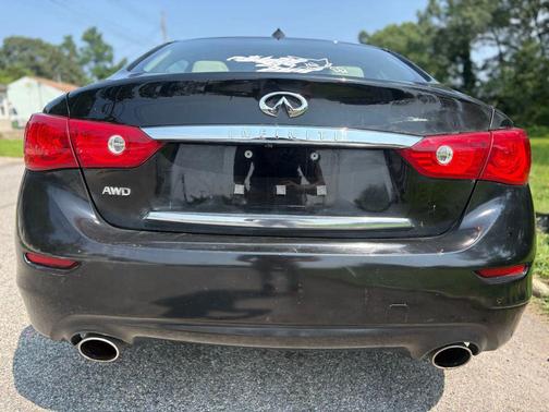 2015 INFINITI Q50 Base