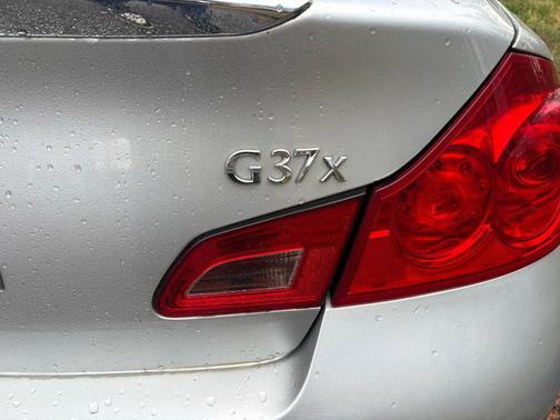 2012 INFINITI G37x Base