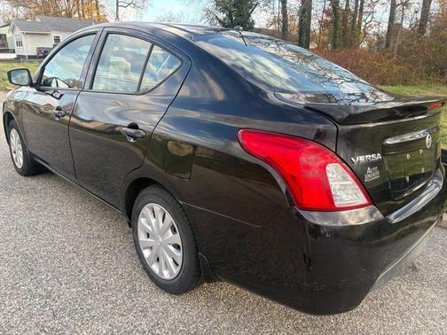 2017 Nissan Versa 1.6 S+