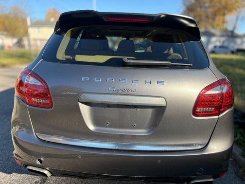 2013 Porsche Cayenne Cayenne