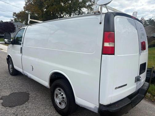 2009 Chevrolet Express 2500 Base