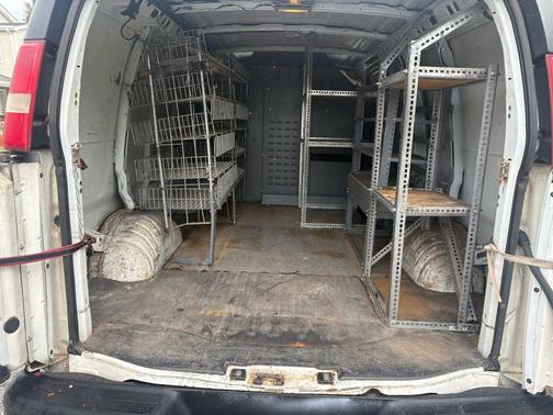 2009 Chevrolet Express 2500 Base